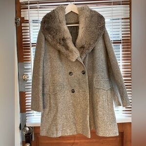 Vintage wool coat with real fur collar